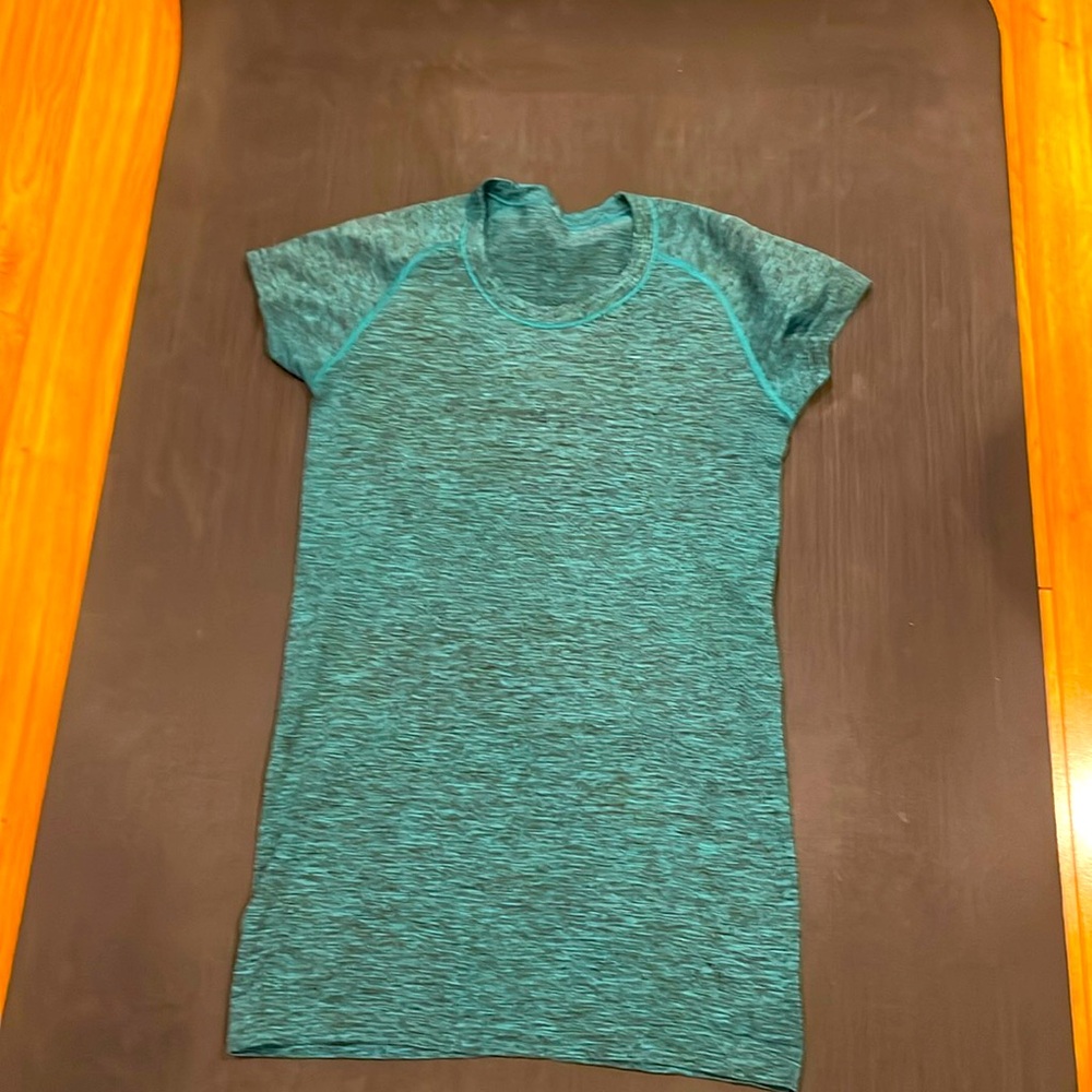 Swiftly Tech Short-Sleeve Shirt